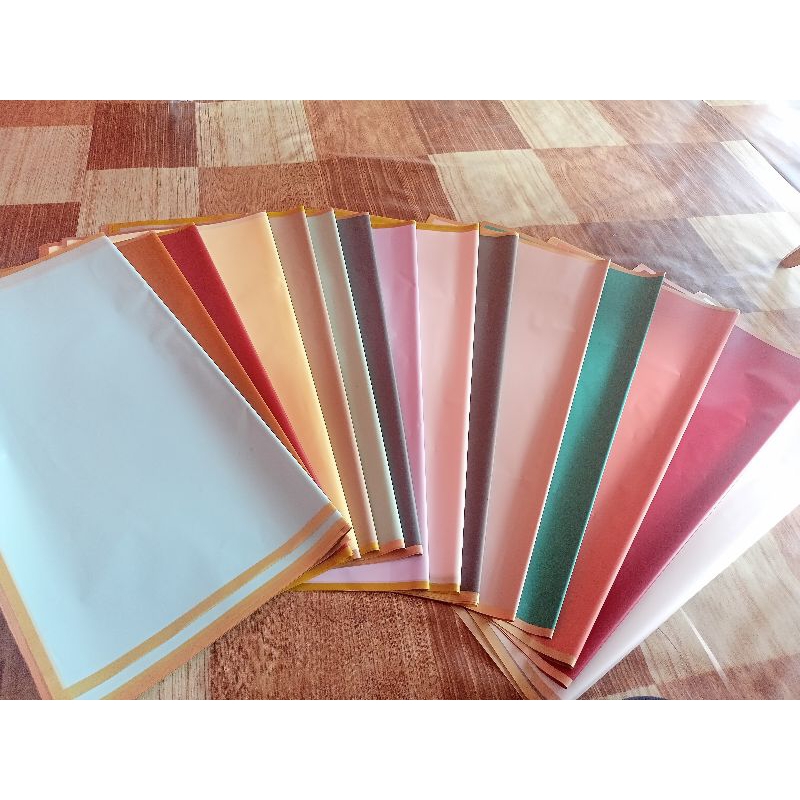 

Kertas Bouquet Cellophane List Gold