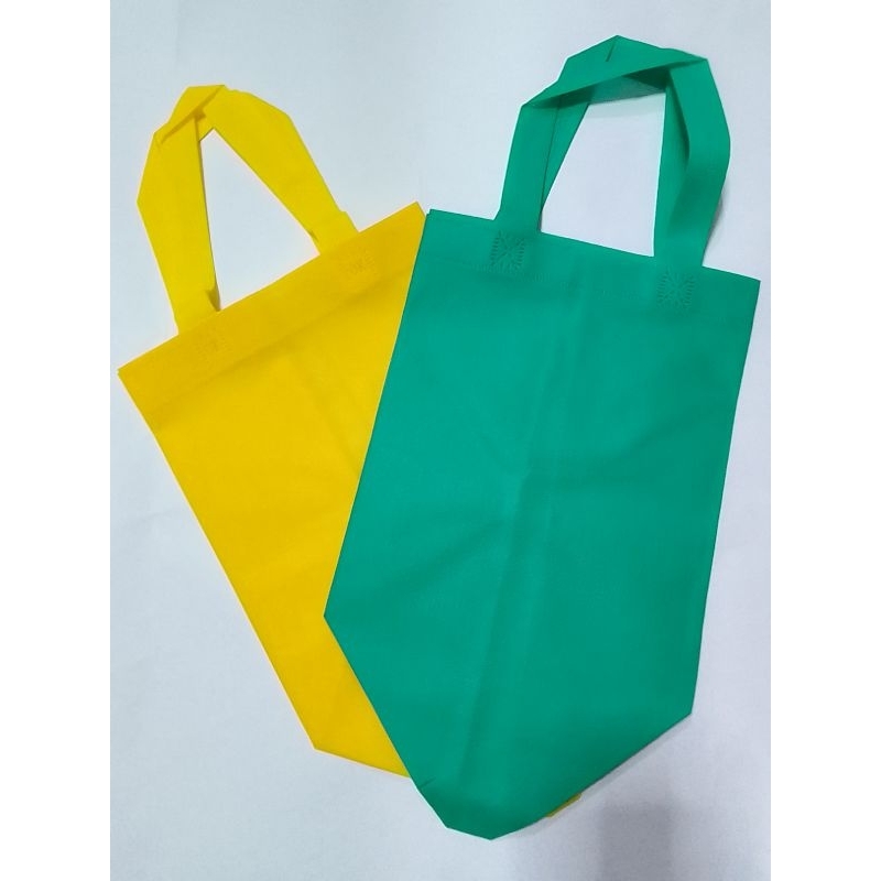 

(12 PCS) TAS SPUNBOND KOTAK KIKY (21, 5X20X27CM) PACK