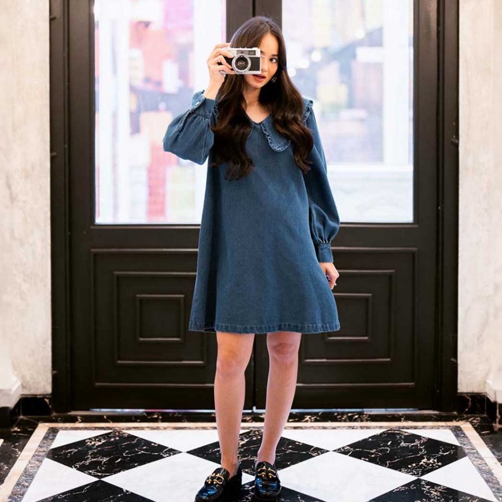 KODE S62G Enzy Storia X This Is April Gaun Wanita Aurora Ruffle Collar Dress Denim C29194