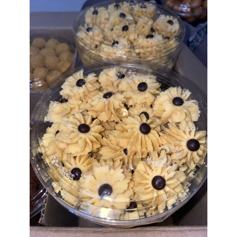 

Kue Kering Lebaran Sprit Susu Dencow Bahan Premium