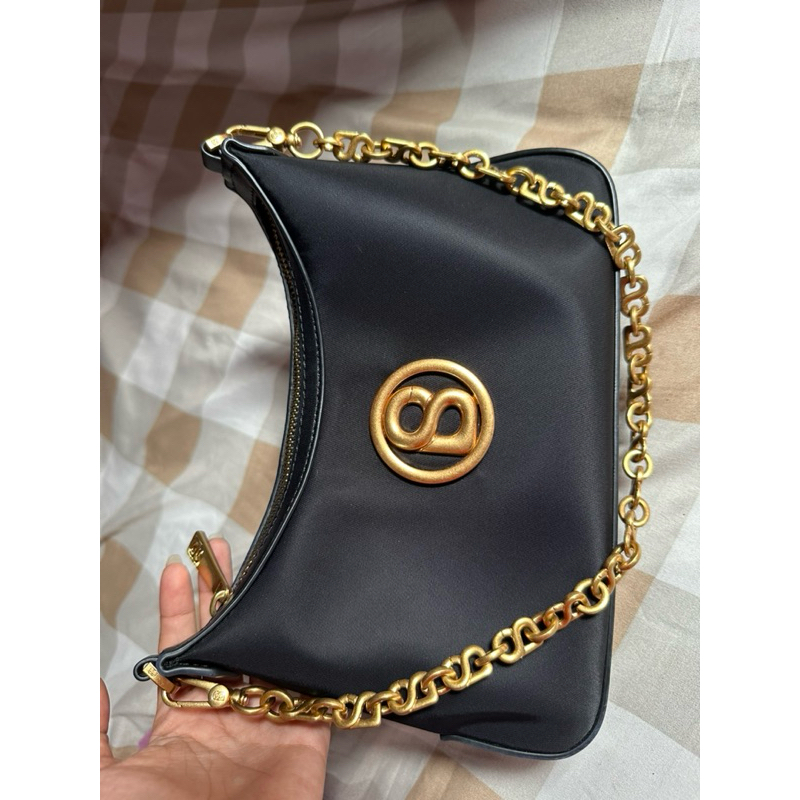 Preloved Luana Bag Buttonscarves Hitam