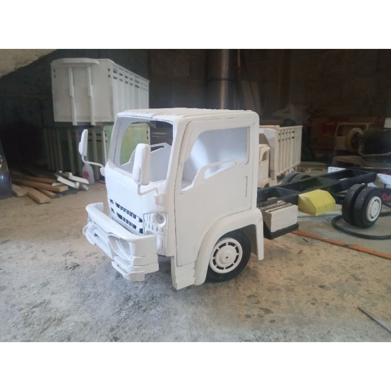 Miniatur Truk Isuzu NMR 71 Kabin +Sasis (Tinggal Pasang Bak) Custom.