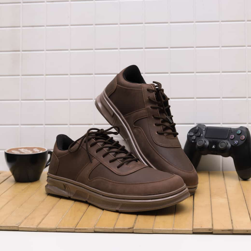 Sepatu sneakers kulit asli sepatu sneakers pria sepatu casual pria sepatu santai pria branded