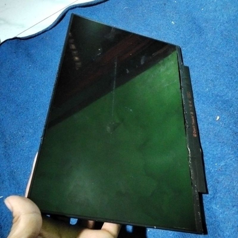 LCD Laptop Lenovo Rusak