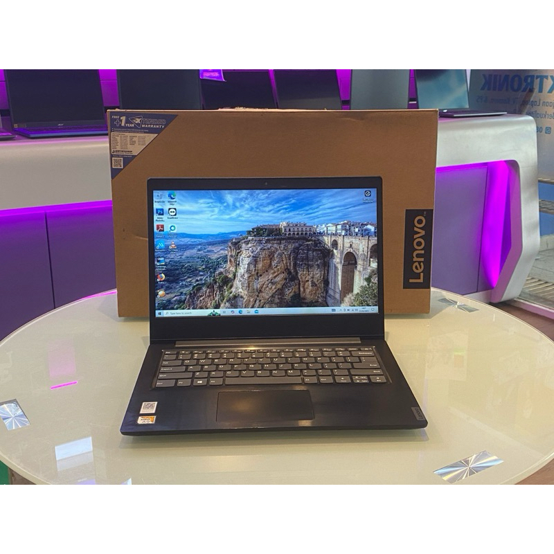 Lenovo ideapad s145 fullset dus Amd a9 9425 Ram 4gb  Ssd 512gb 14 inci