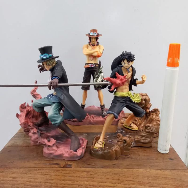 mainan action figure One Piece DXF Ace Saab Luffy Three Brothers Group PVC Figure Toy Model portgas 