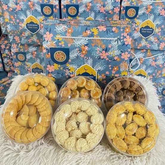 

Nd Cookies Paket kue kering Hampers Hari Raya bisa request kartu ucapan