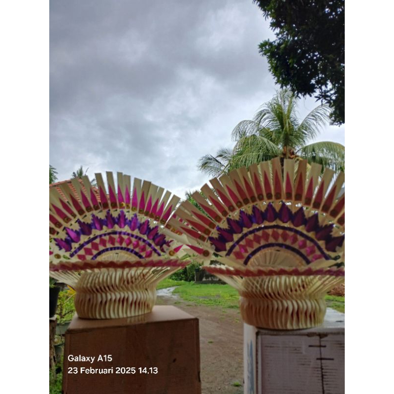 canang gebogan ungu pink