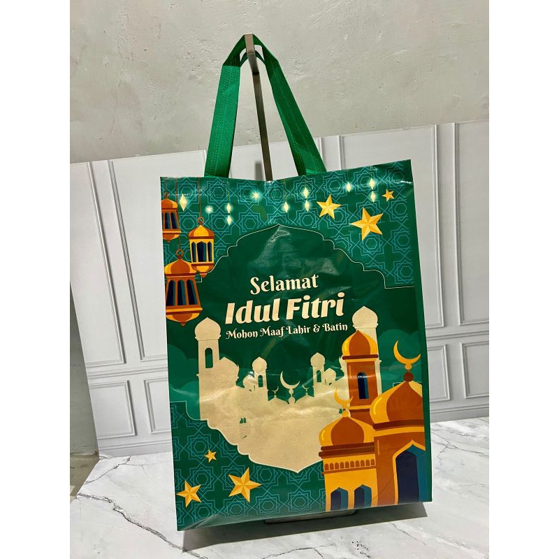 

PREMIUM!! (1 LUSIN = 12 PCS) READYSTOCK TAS PARCEL IDUL FITRI LAMINASI PREMIUM / TAS LEBARAN / GOODIE BAG IDUL FITRI / TAS HAMPERS / TAS BELANJA / TAS SPUNBOND