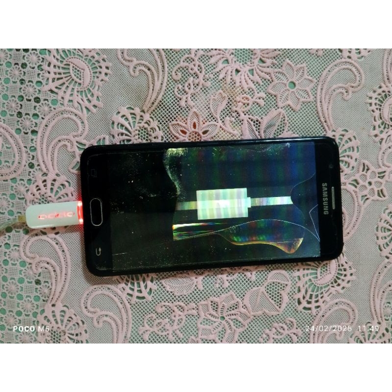 Samsung J7 Preme second, minus Lcd, RAM 3GB, Internal 16 GB dan 32 GB