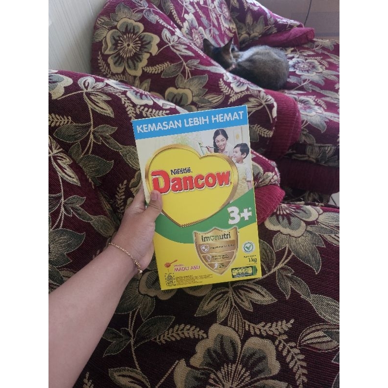 

dancow 3+ madu isi 1kg