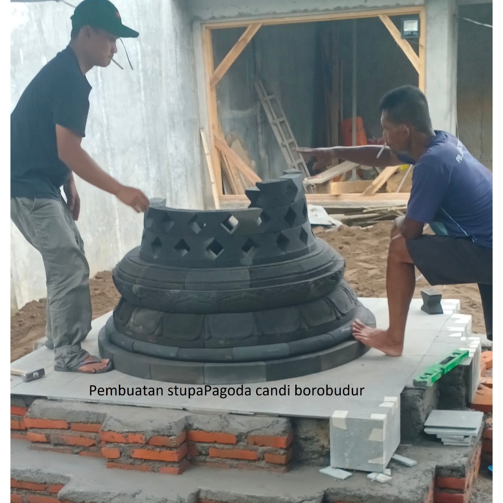 Miniatur Pagoda Candi Borobudur