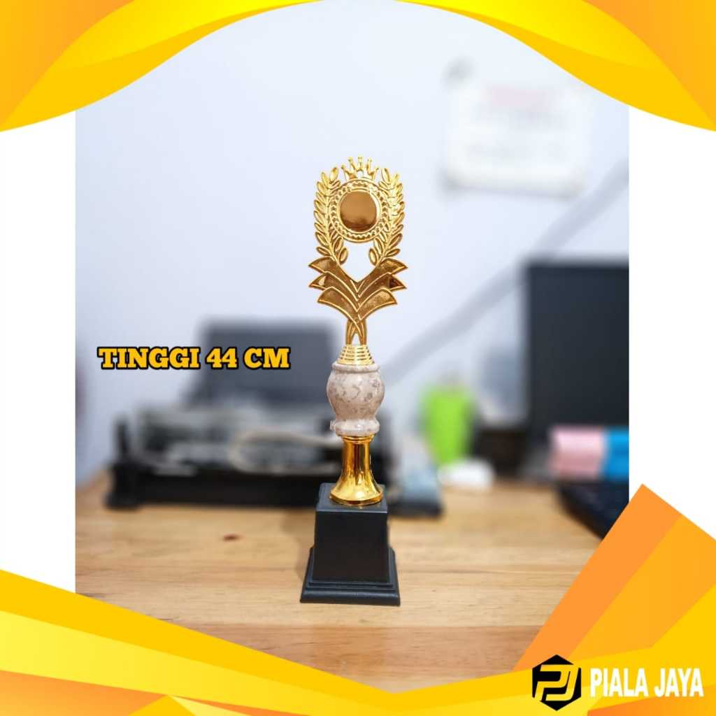 PIALA JUARA KELAS PIALA KEJUARAAN LOMBA