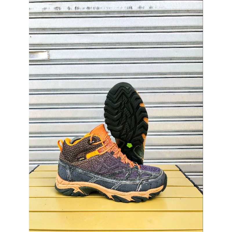 Sepatu Gunung Kolon sport
