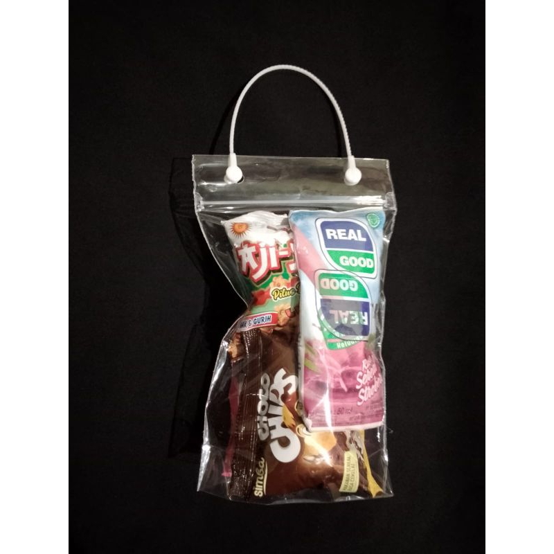 

paket snack lebaran/paket snack ulang tahun (isi boleh request sesuai budget), minimal order 10 paket