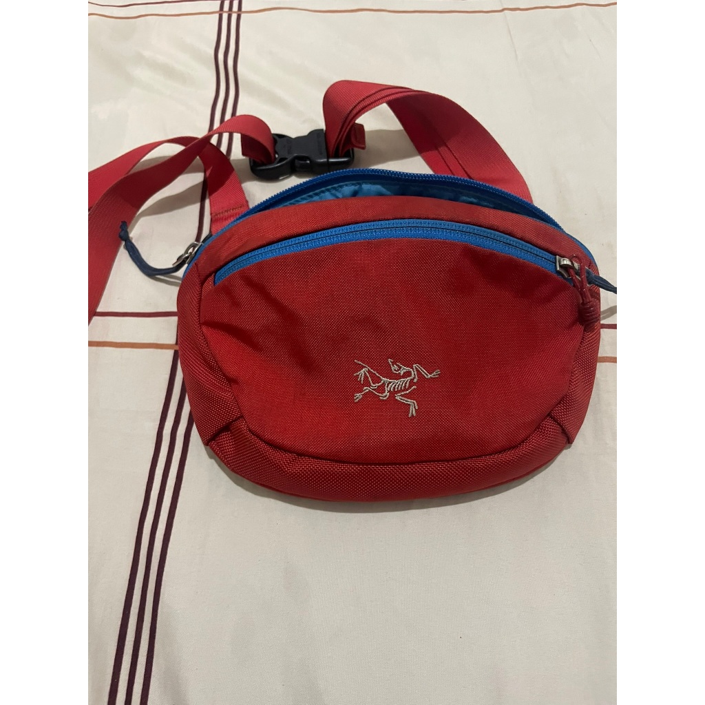 Arcteryx Maka slingbag red good condition