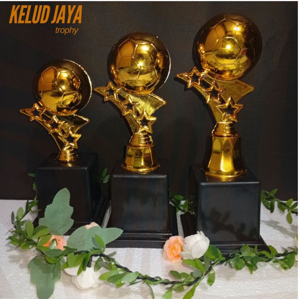 Piala Futsal 1 Set isi 3 Piala Sepakbola 1 Set Piala Emas Murah