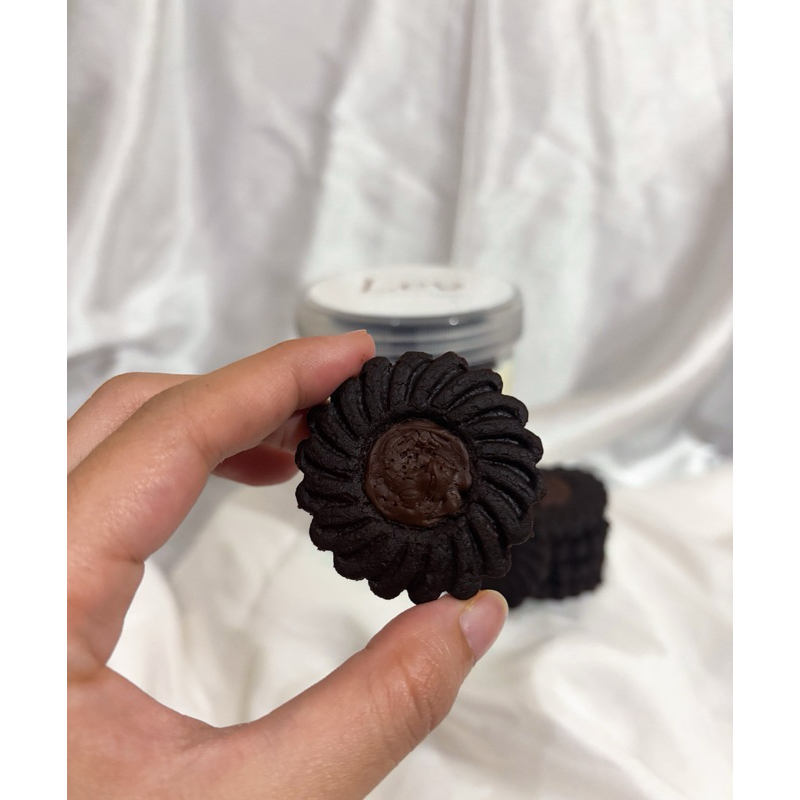 

DOUBLE CHOCOLATE COOKIES 300GR / KUE KERING COKLAT