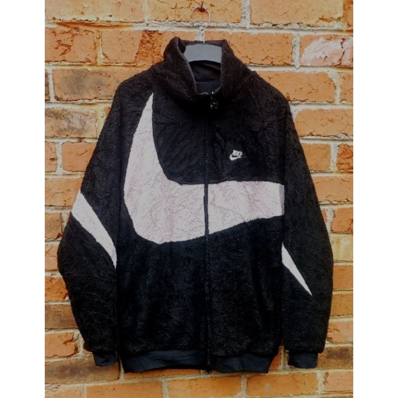 NIKE BIG SWOOSH SHERPA REVERSIBLE GOLDEN SIZE
