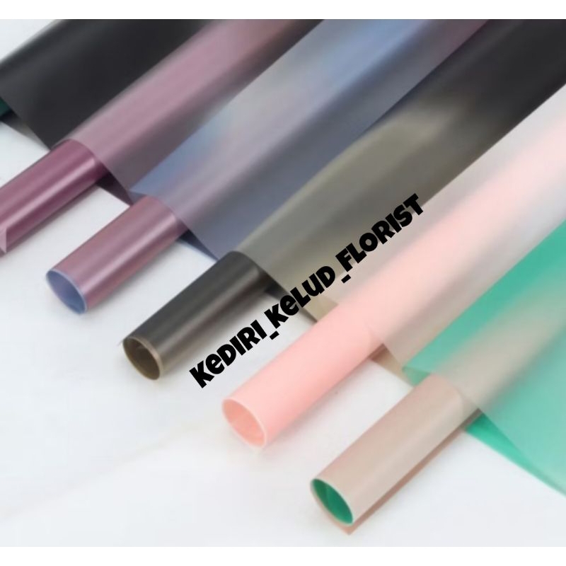 

FREE PACKING Kertas Buket Ombre Flower Wrapping Ombre Semi Tranparent Cellophane Ombre Kertas Flower Wrapping Ombre Color Waterproof Cellophane Aurora Waterproof Kertas Buket Pembungkusan Bunga