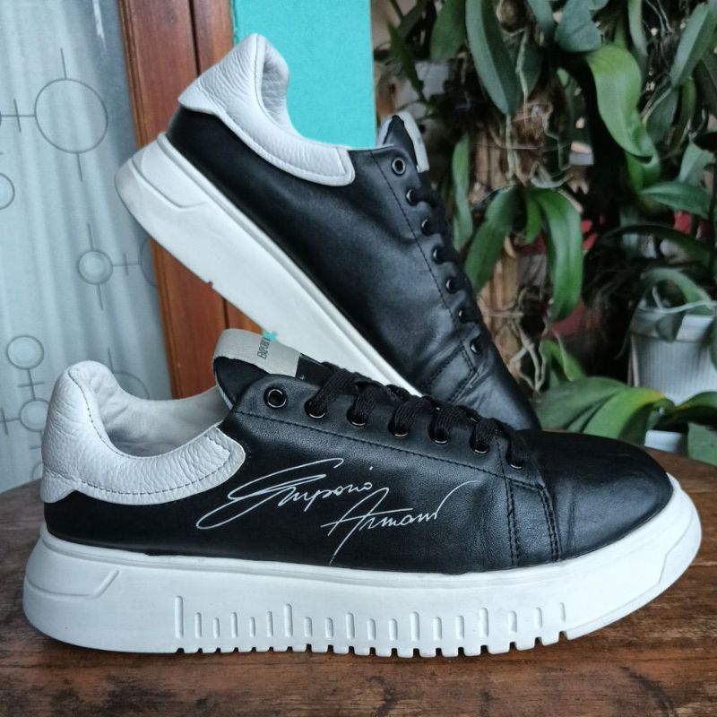 sepatu emporio Armani size 43