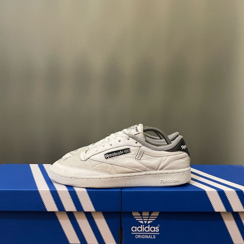 43 - Sepatu Reebok Bekas Second Reebok Classic White Critic  Edition Gore-Tex Bekas Second
