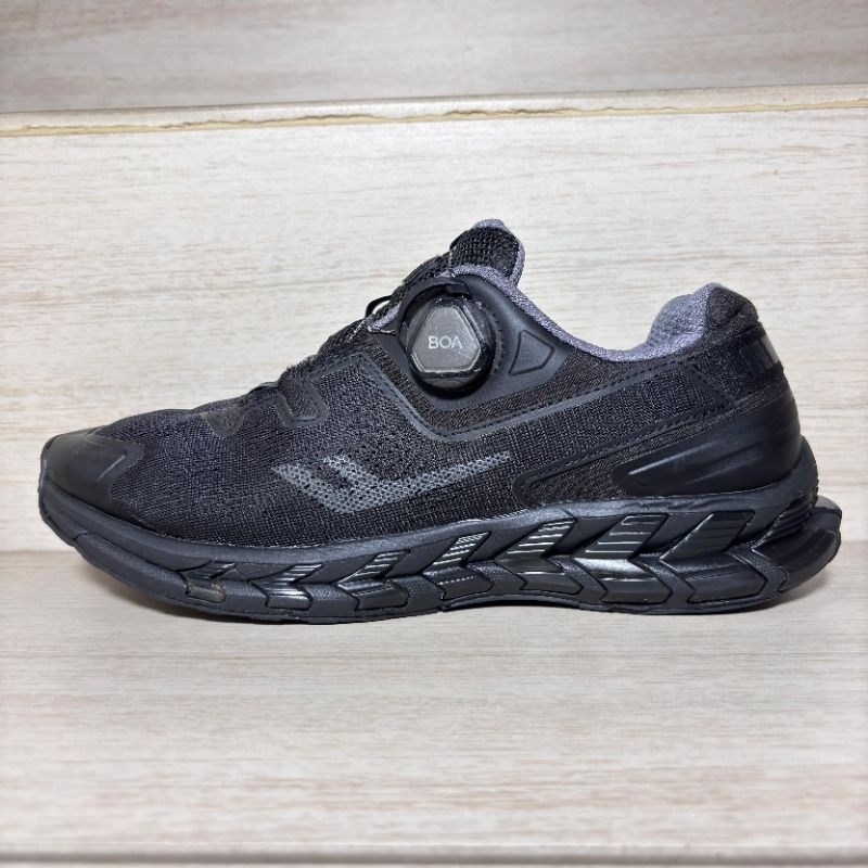 SEPATU OUTDOOR TRACKING / HIKING PROSPECS BOA SYSTEM / TALI PUTAR SECOND ORIGINAL