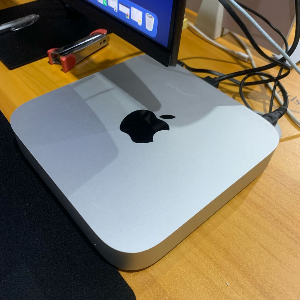 Mac mini M1 CPU 8-core GPU 8-core RAM 8GB SSD 256GB SECOND / Macbook Pro 2017 Core i5 8GB Storage 25