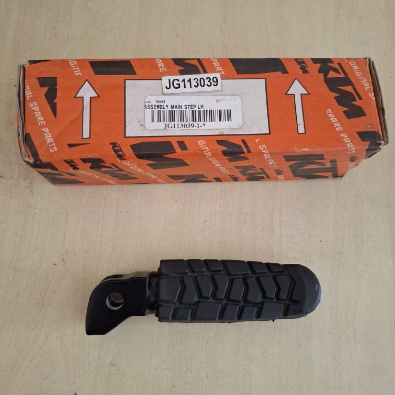 FOOT STEP DEPAN KIRI KTM DUKE RC 200 250 390 2012-2018 FOOTSTEP DEPAN KTM