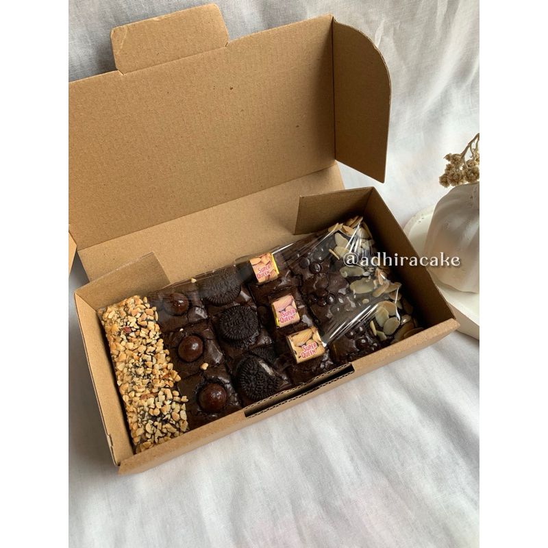 

Brownies Fudgy Medium Upgrade Topping/ Brownies Sekat Murah Medan