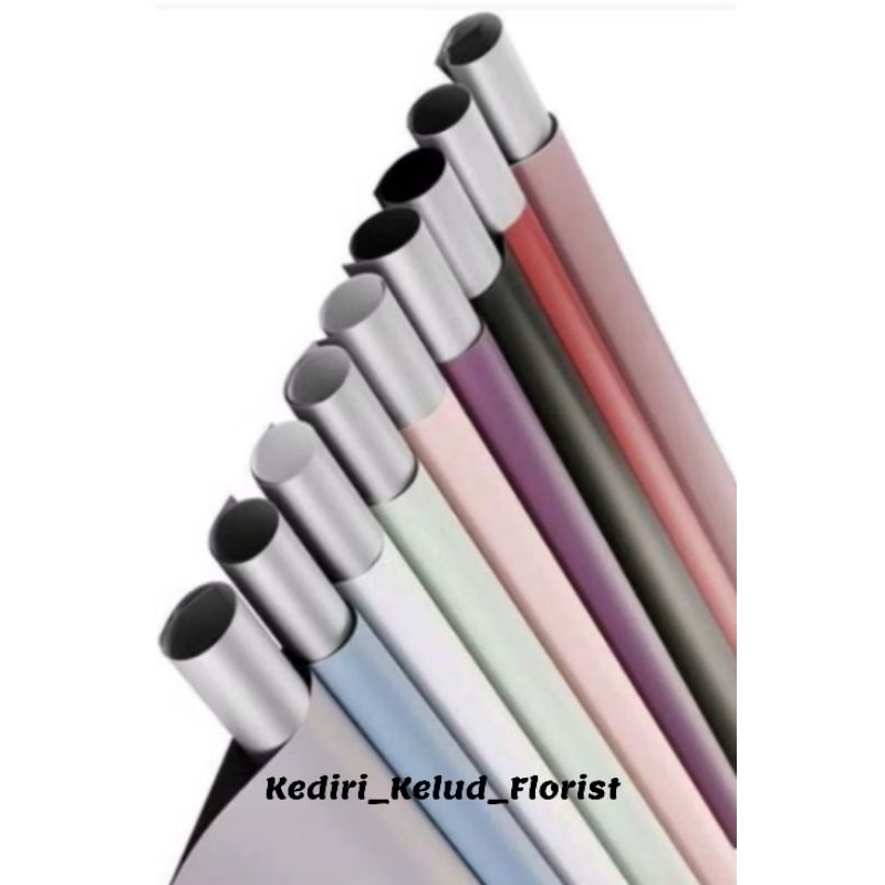 

Flower Wrapping Paper Bi Colour Silver Free Packing Colour Full Silver Buket Bunga Flower Wrapping BiColor Kertas Buket Warna Dekorasi Hias Waterproof Cellophane Kertas Buket Varian Dua Warna Silver (58×58)