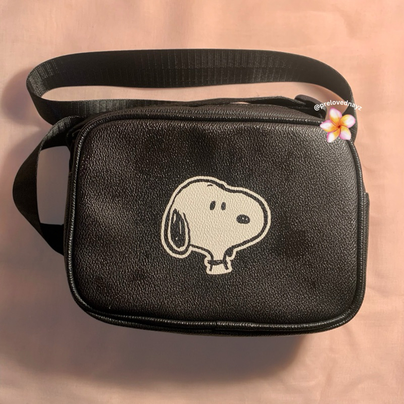 (Miniso) SNOOPY PEANUTS CROSSBODY BAG TAS SELEMPANG (PRELOVED)