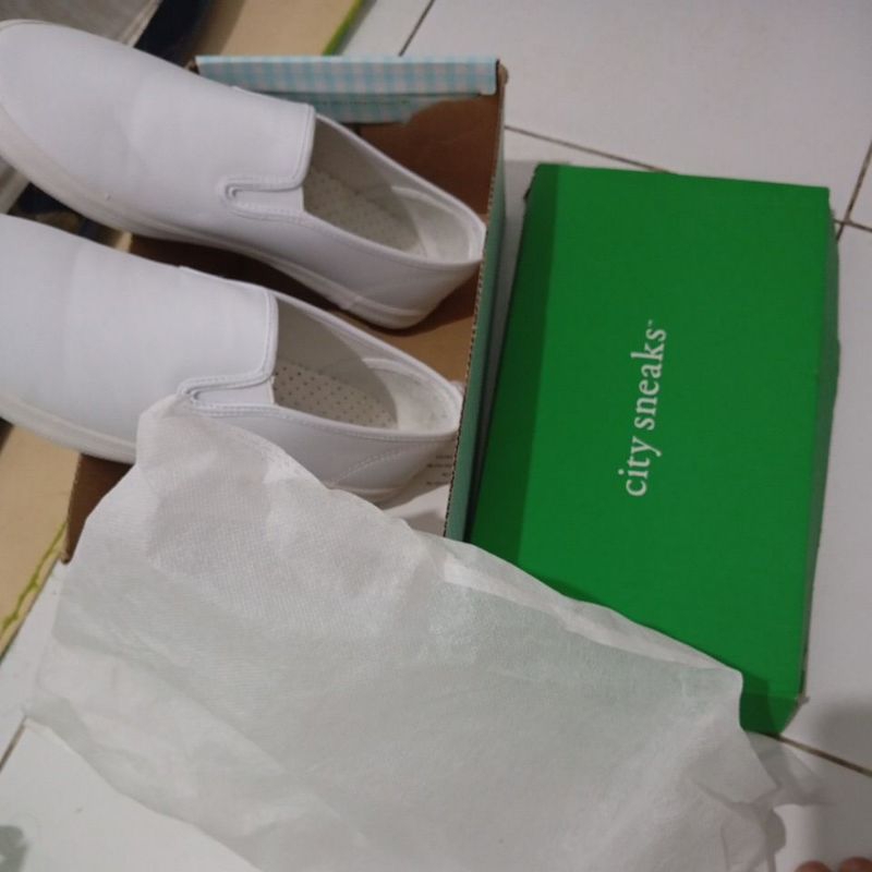 Payless0Payless City Sneaks Womens Gia Slip On - White_11