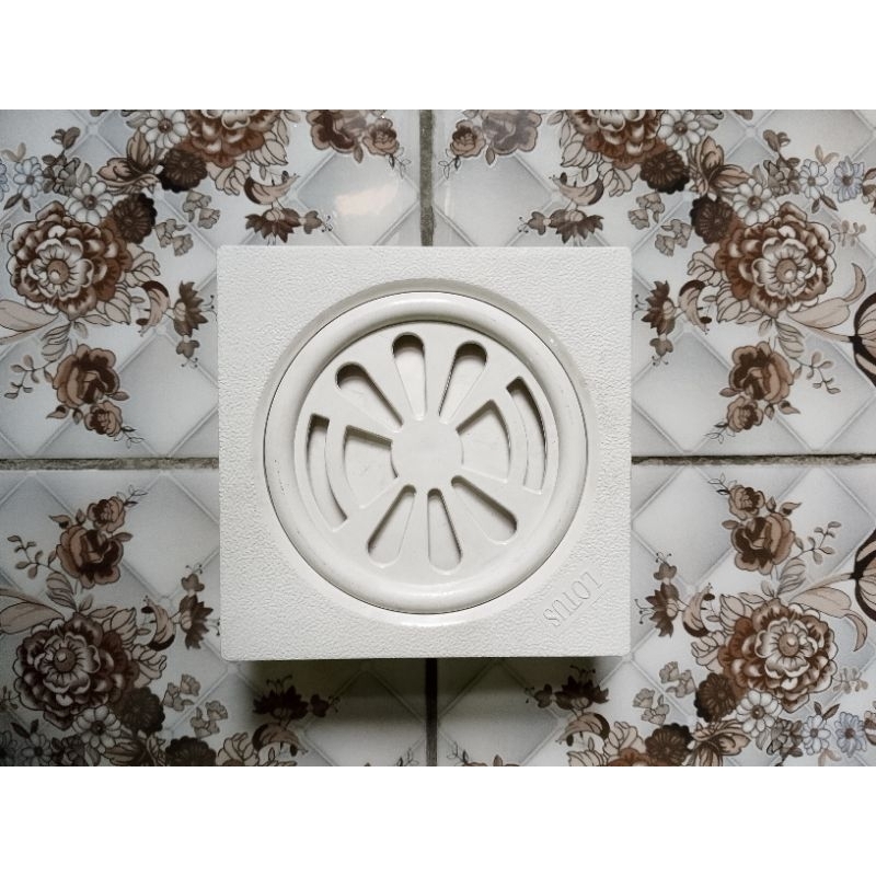 Saringan lantai wc/kamar mandi pvc