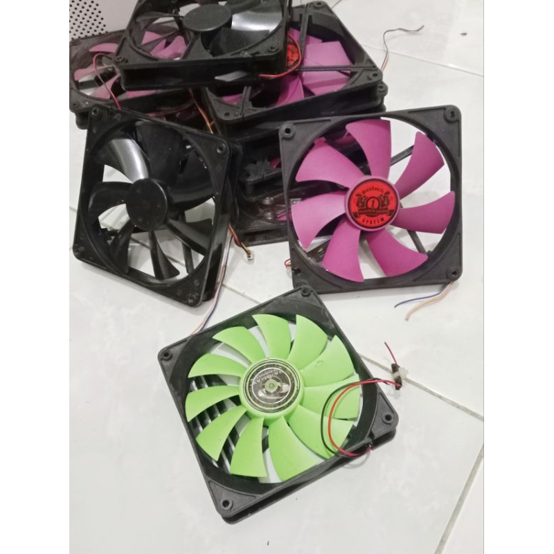 kipas fan 12Vdc - ukuran 14x 14Cm - tebal 2,5cm  , second normal