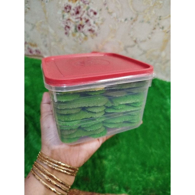 

kue lidah kucing hijau pandan