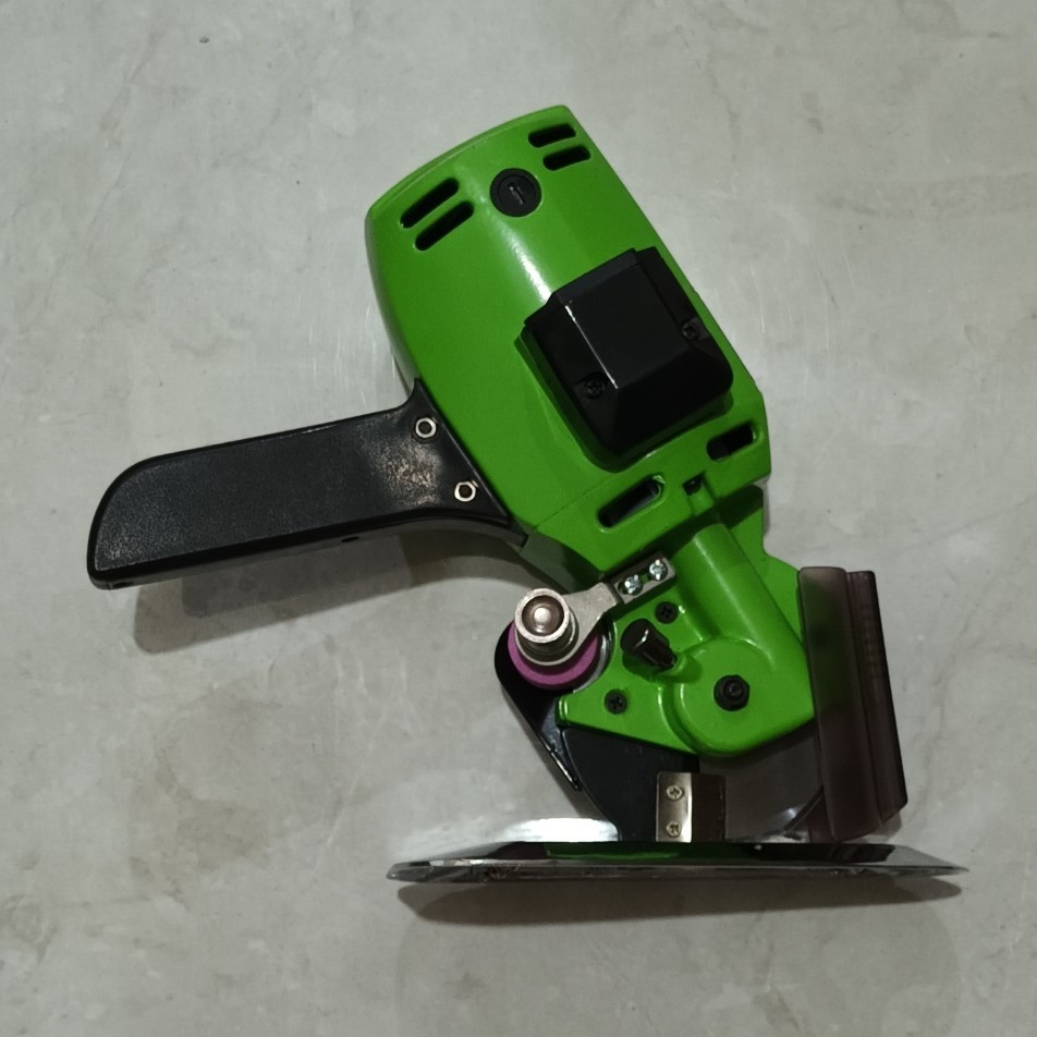 Mesin Potong Kain Octa RS100