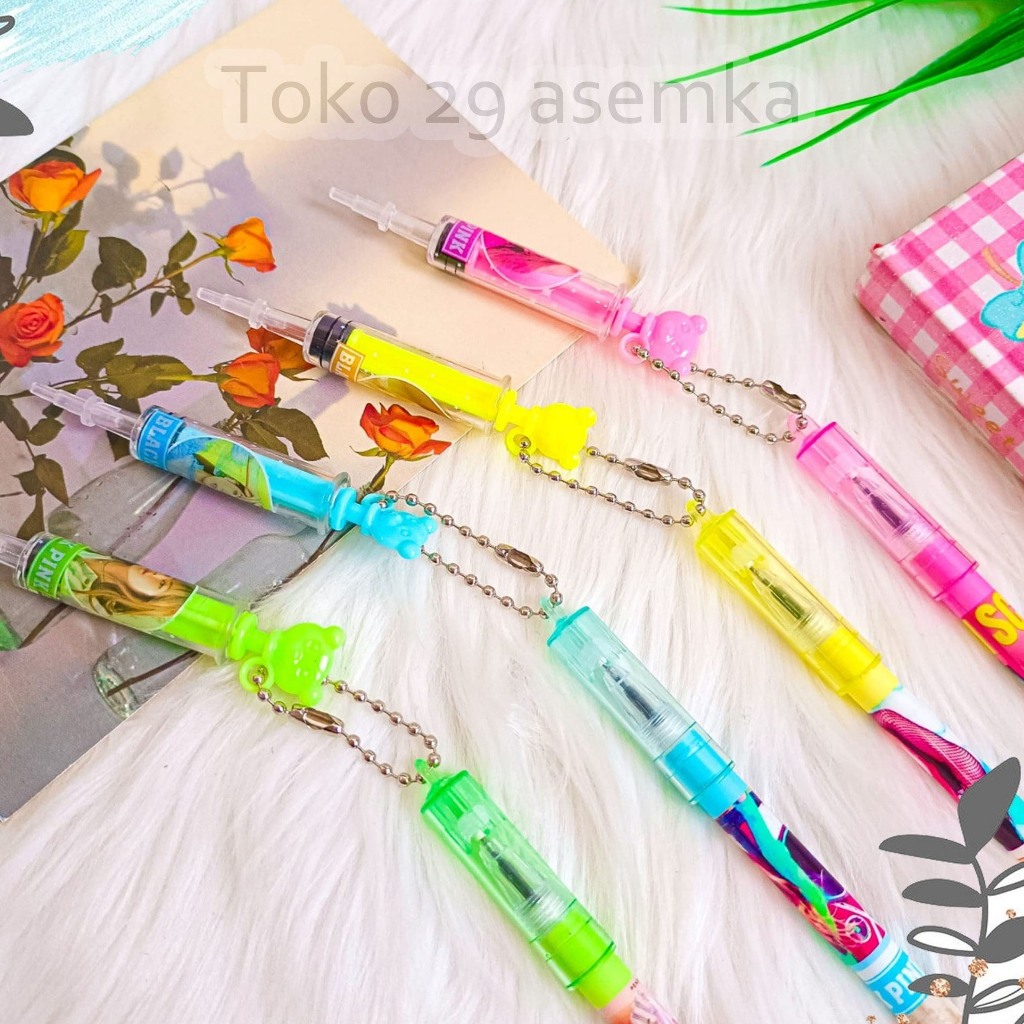 

PULPEN GANTUNGAN BENTUK SUNTIKAN BLACKPINKK PEN GANTUNGAN ALAT TULIS BOLPOIN UNIK IMUT MURAH PEN GEL