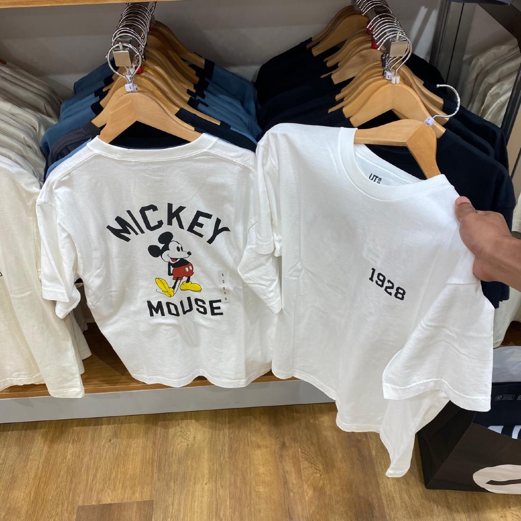 Jastip. Tshirt Uniqlo X Mickey Mouse (MAN)