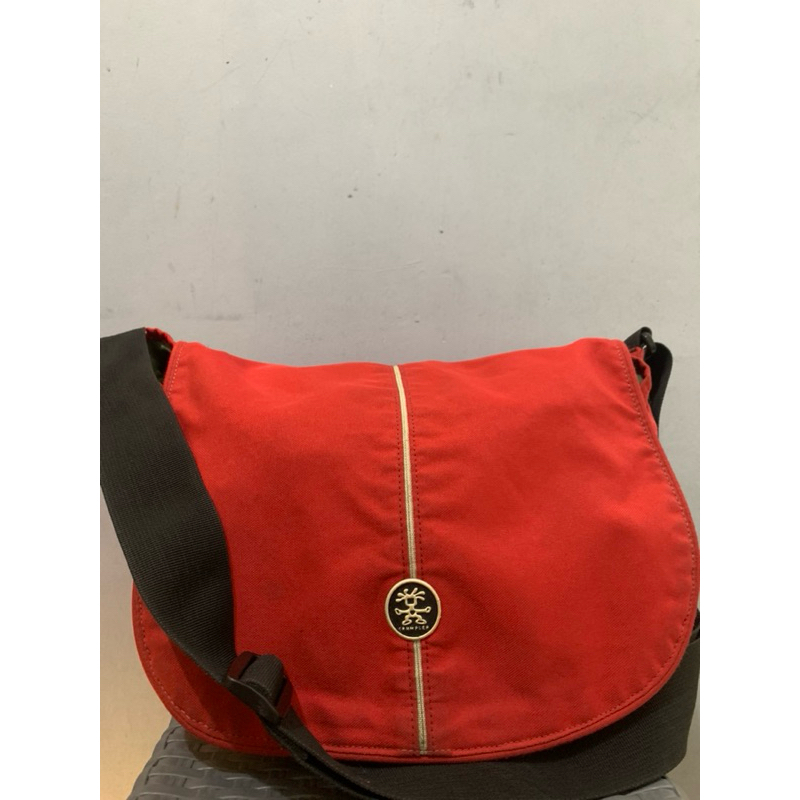 crumpler red bag sling