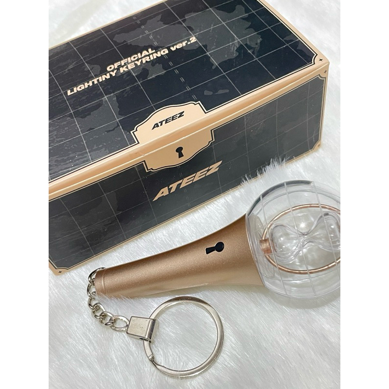[READY] Preloved ATEEZ - OFFICIAL KEYRING LIGHTSTICK VER 2