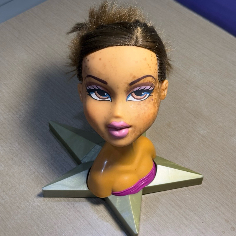 BONEKA BRATZ STYLING HEAD