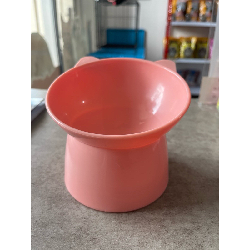tempat makan kucing tinggi