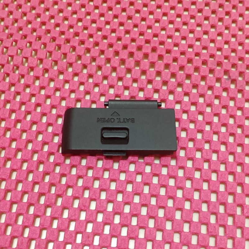 Tutup baterai Canon 650D 700D ori