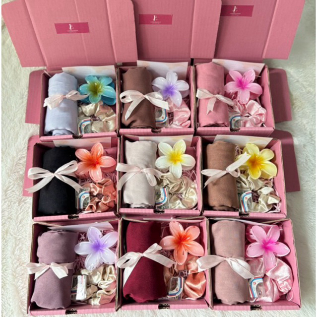Gift Box cewe- gift box hijab- kado ultah- kado cewe- kado unik- hampers Hijab
