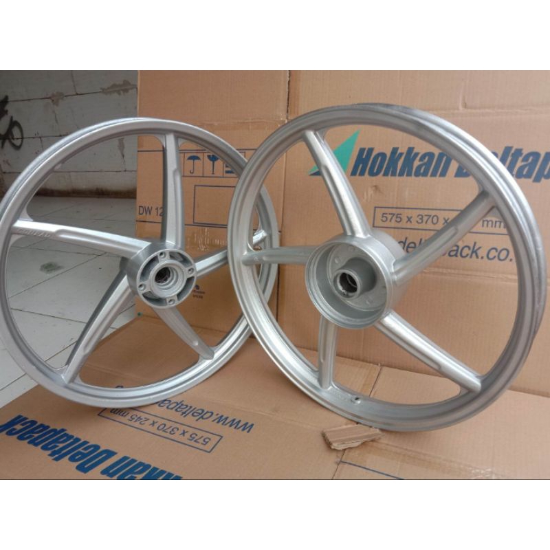 Pelek Vleg Racing Depan Belakang Motor Honda Revo Absolute Original warna silver