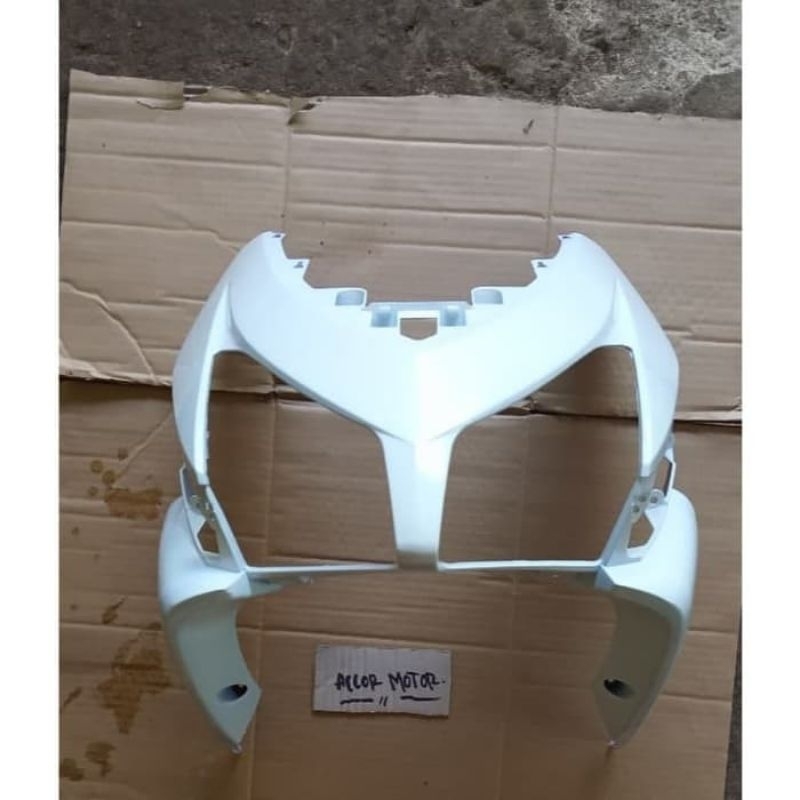 Tameng depan vario 110 karbu putih