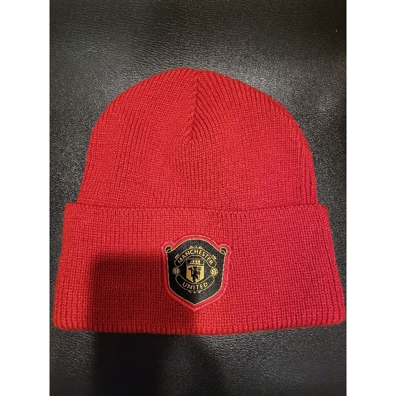 topi adidas MU