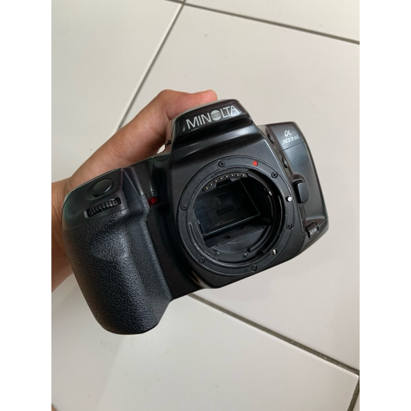 Kamera Minolta 303si Analog