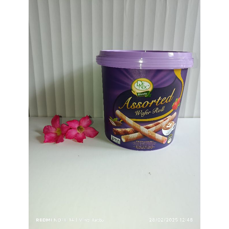 

DENEX ASSORTED WAFER ROLL 300gr kemasan ember/ wafer coklat/ astor/kue lebaran (FREE BUBBLE WRAP)